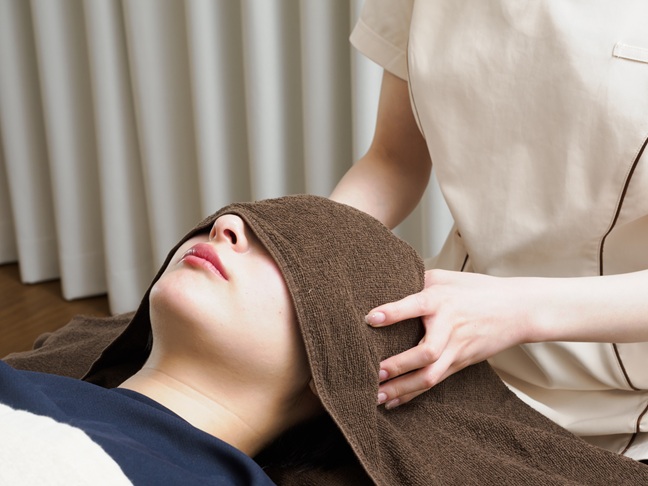 顔のマッサージ